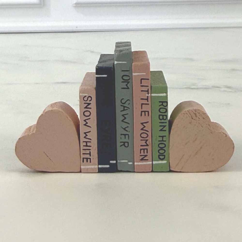 Tiny Wooded Bookshelf Miniature One piece with Heart Book Ends 1:12 scale